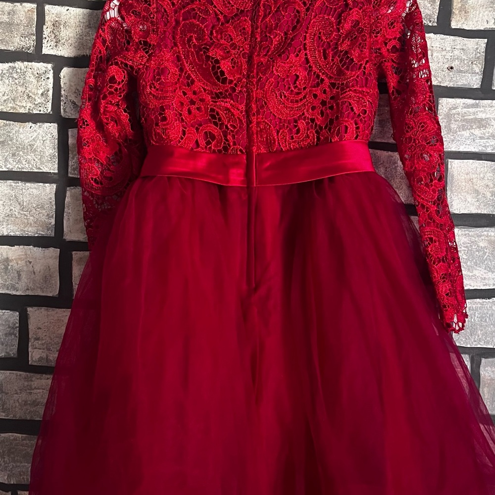 Girls Elegant Red Lace Dress Size 10-11 - Picture 4 of 7